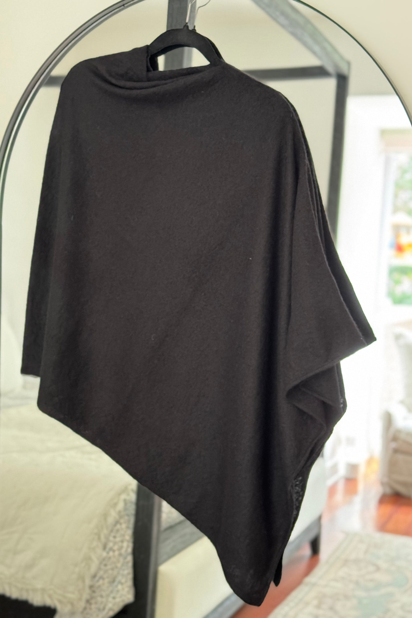 Poncho Baby Alpaca Daisy Negro